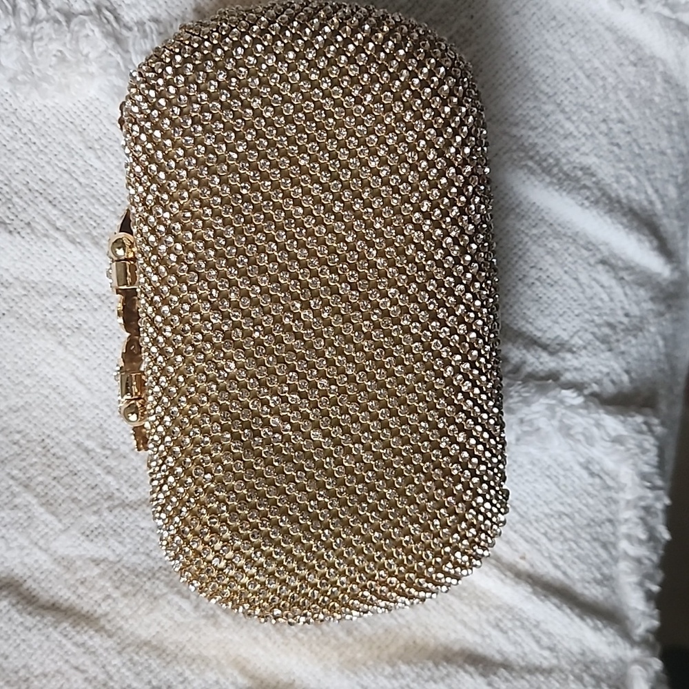 Clutch - Picture 3 of 10